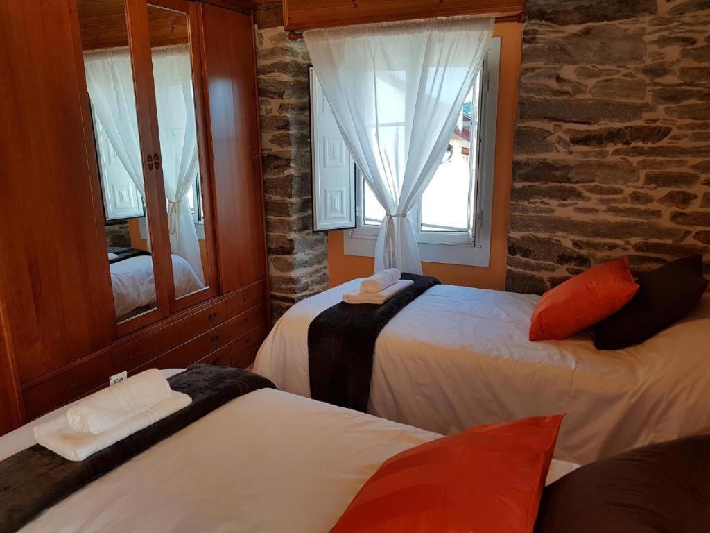 Aqua Rooms Sarria Bagian luar foto