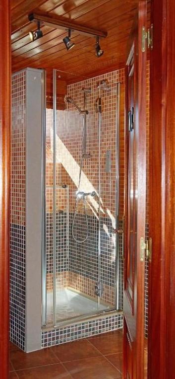 Aqua Rooms Sarria Bagian luar foto