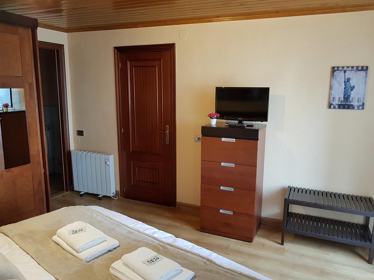 Aqua Rooms Sarria Bagian luar foto