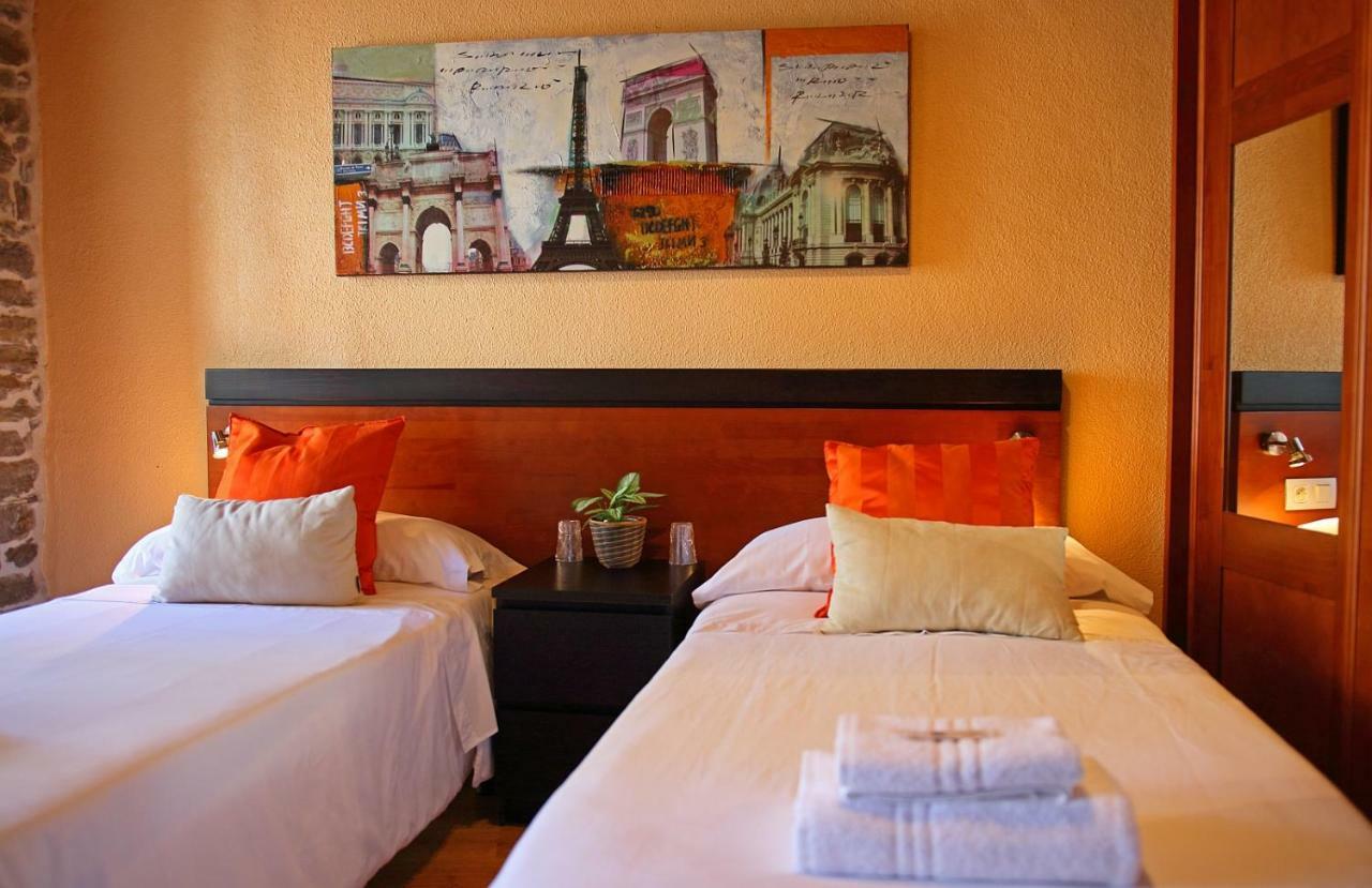 Aqua Rooms Sarria Bagian luar foto