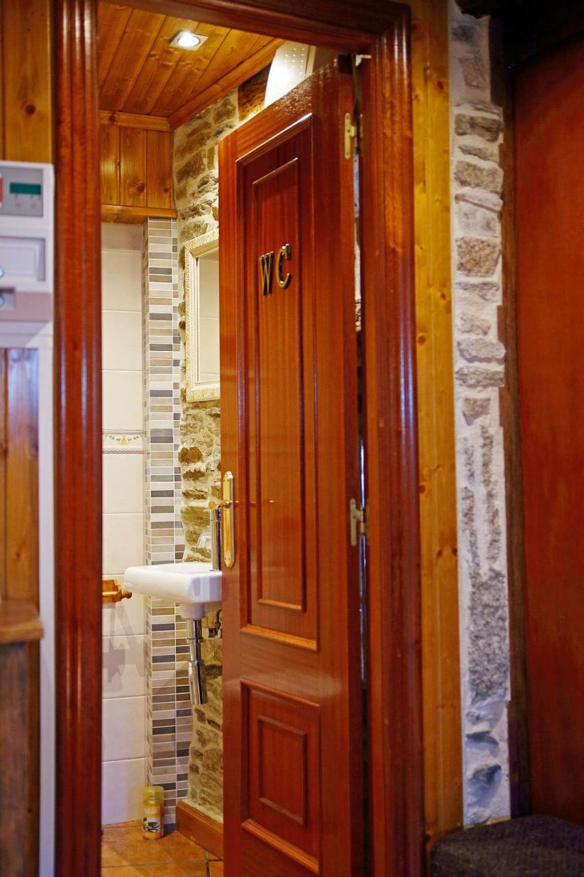 Aqua Rooms Sarria Bagian luar foto